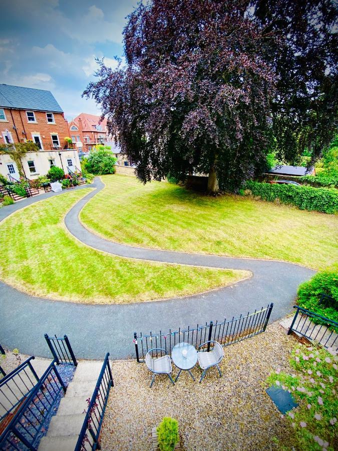 Modern Ground Floor With Free Parking Very Near Centre Apartment
