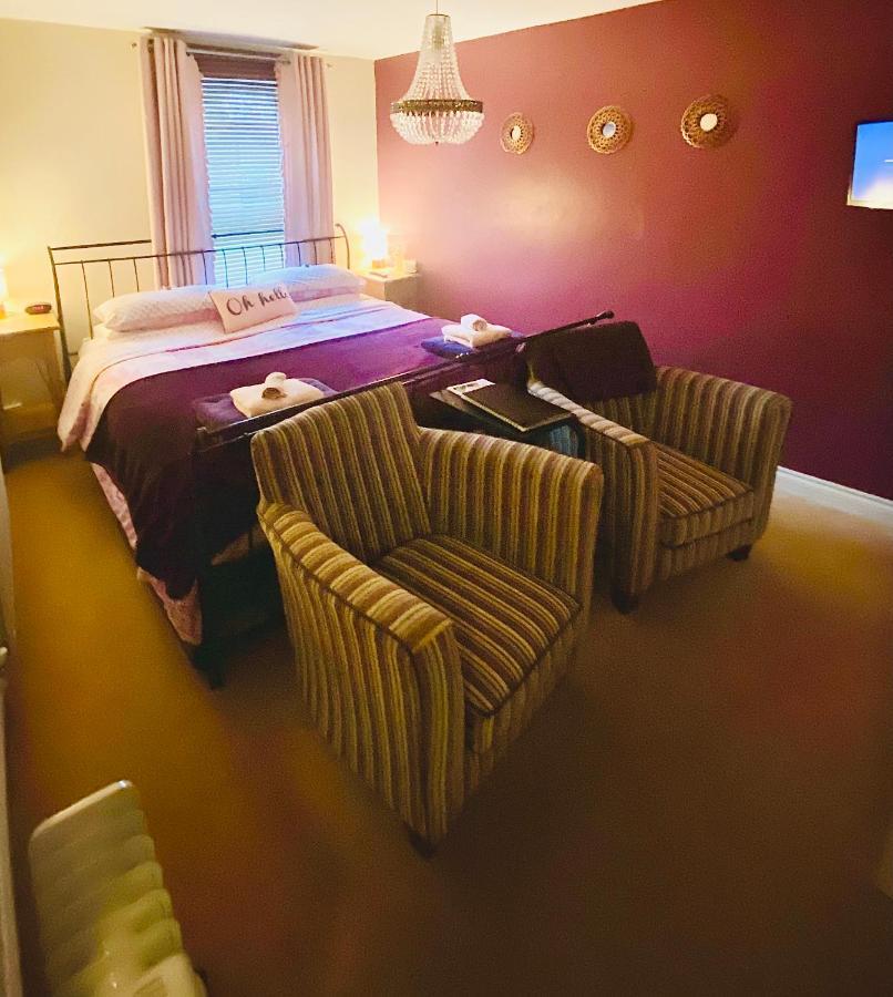 Modern Ground Floor With Free Parking Very Near Centre *
